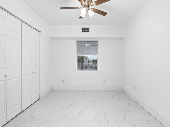 1214 Peak Rd, Lantana FL 33462