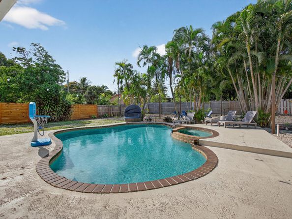 111 SW 3rd Court, Boynton Beach FL 33435