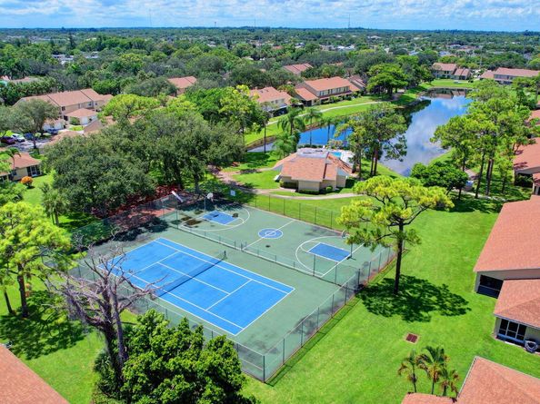203 Maplewood Drive, Greenacres FL 33415