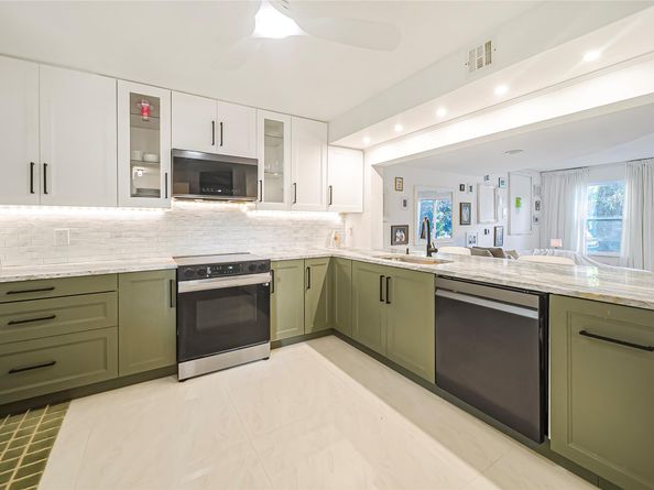 620 Tennis Club Dr 111, Fort Lauderdale FL 33311