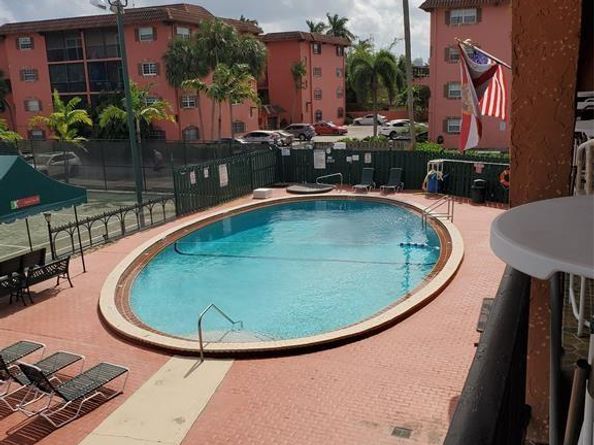 620 Tennis Club Dr 111, Fort Lauderdale FL 33311