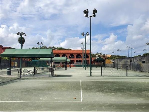 620 Tennis Club Dr 111, Fort Lauderdale FL 33311