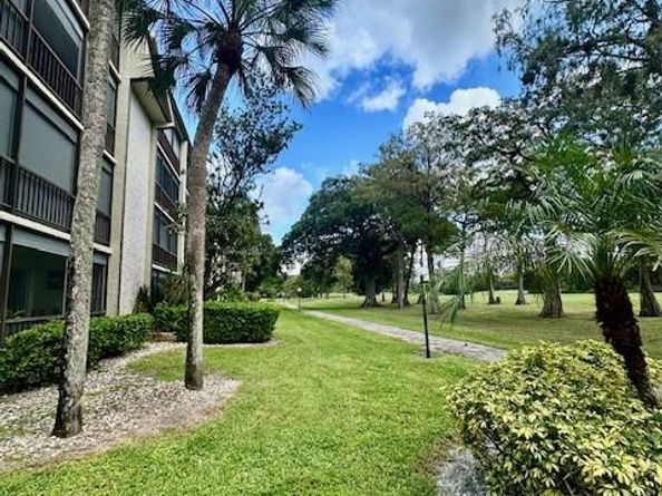 6080 NW 44th St 205, Lauderhill FL 33319