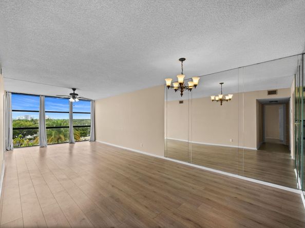 800 Parkview Dr 625, Hallandale Beach FL 33009
