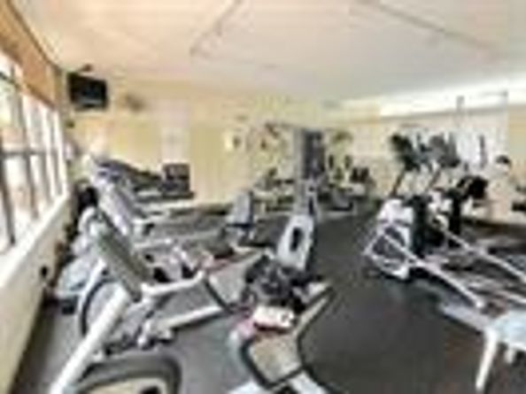 800 Parkview Dr 625, Hallandale Beach FL 33009