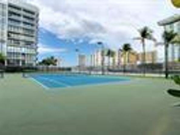800 Parkview Dr 625, Hallandale Beach FL 33009