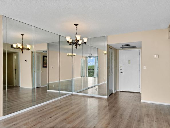 800 Parkview Dr 625, Hallandale Beach FL 33009
