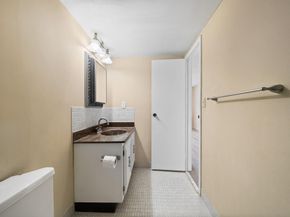 800 Parkview Dr 625, Hallandale Beach FL 33009