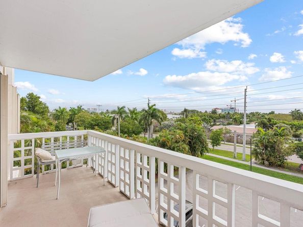 1831 NE 38th Street 410, Oakland Park FL 33308