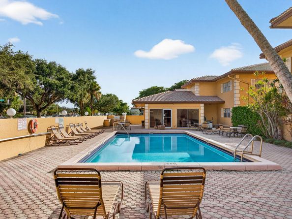 3034 Coral Springs Dr 202, Coral Springs FL 33065