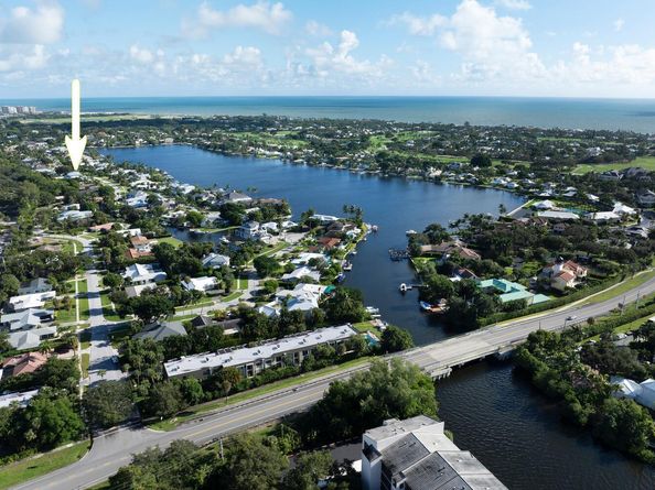 11823 Lake Shore Place, North Palm Beach FL 33408