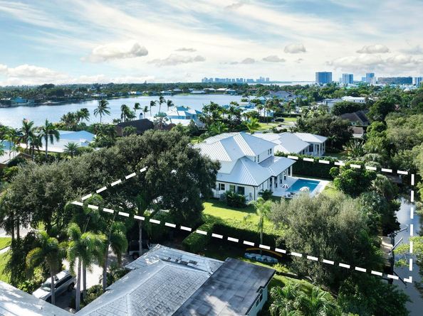 11823 Lake Shore Place, North Palm Beach FL 33408