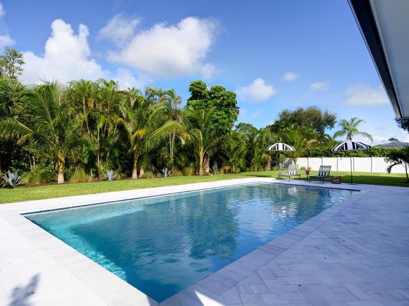 11823 Lake Shore Place, North Palm Beach FL 33408