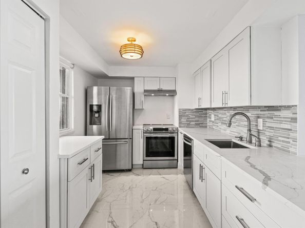 5200 N Flagler Drive 1404, West Palm Beach FL 33407