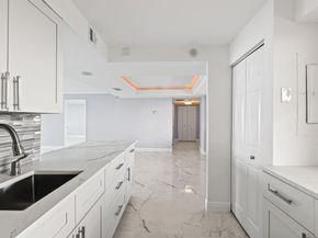 5200 N Flagler Drive 1404, West Palm Beach FL 33407