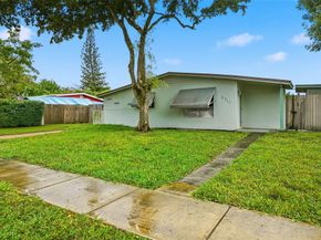 5711 SW 37th Ct, Davie FL 33314