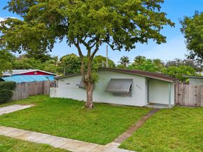 5711 SW 37th Ct, Davie FL 33314
