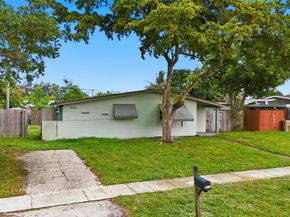 5711 SW 37th Ct, Davie FL 33314
