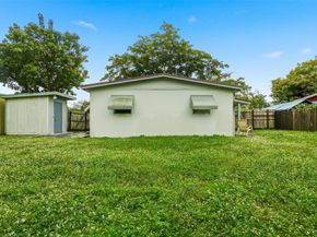5711 SW 37th Ct, Davie FL 33314
