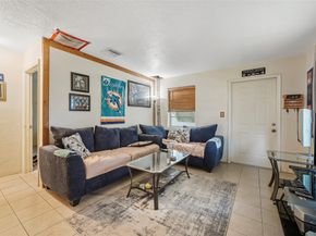 5711 SW 37th Ct, Davie FL 33314