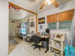 5711 SW 37th Ct, Davie FL 33314