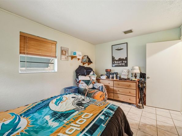 5711 SW 37th Ct, Davie FL 33314