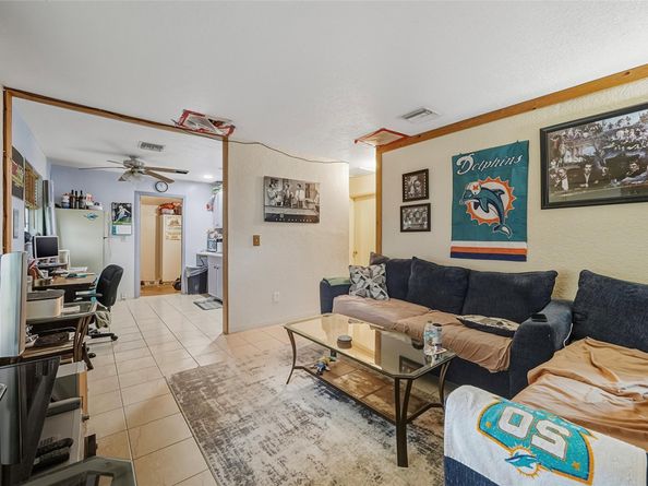 5711 SW 37th Ct, Davie FL 33314