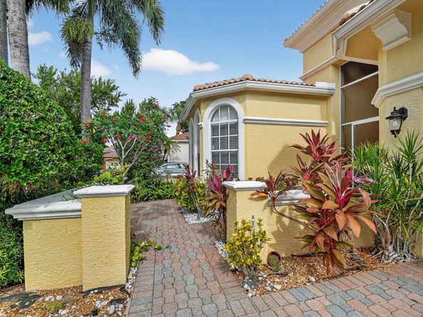 1848 Via Castello, Wellington FL 33411