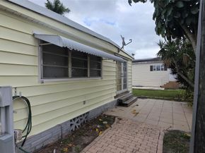 1931 SW 85th Ave, Davie FL 33324