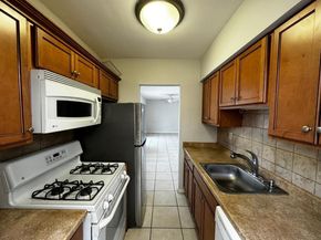 7720 Harding 1, Miami Beach FL 33141-2137