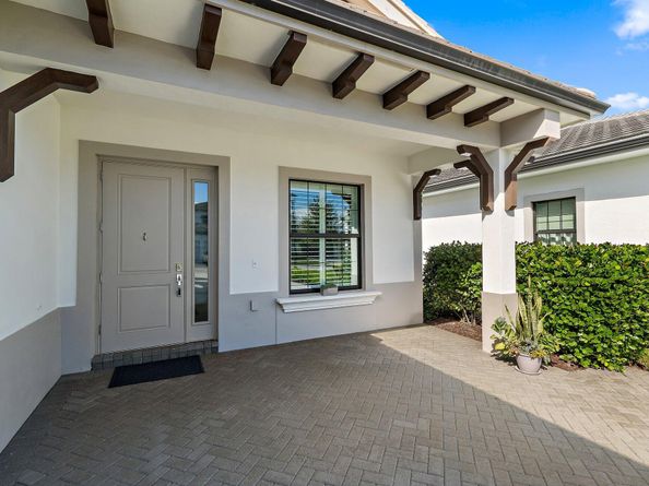 2908 Gin Berry Way, West Palm Beach FL 33401