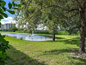 2908 Gin Berry Way, West Palm Beach FL 33401