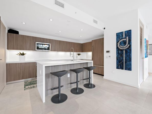 401 N Birch Road TH2, Fort Lauderdale FL 33304