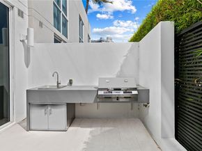 401 N Birch Road TH2, Fort Lauderdale FL 33304