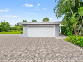 2711 Mayan Dr, Fort Lauderdale FL 33316