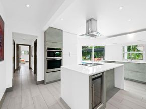 2711 Mayan Dr, Fort Lauderdale FL 33316