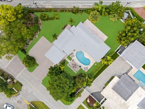 2711 Mayan Dr, Fort Lauderdale FL 33316