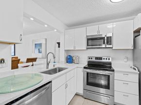 3138 Via Poinciana 116, Lake Worth FL 33467