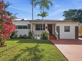 5580 SW 2nd St, Miami FL 33134