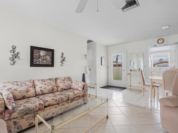 2832 W Crosley Drive E, West Palm Beach FL 33415