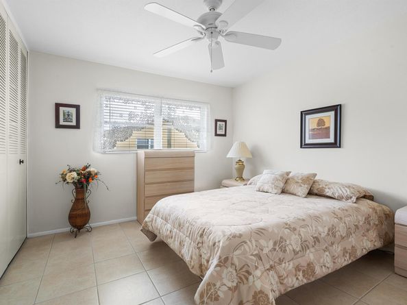 2832 W Crosley Drive E, West Palm Beach FL 33415