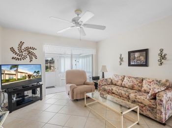2832 W Crosley Drive