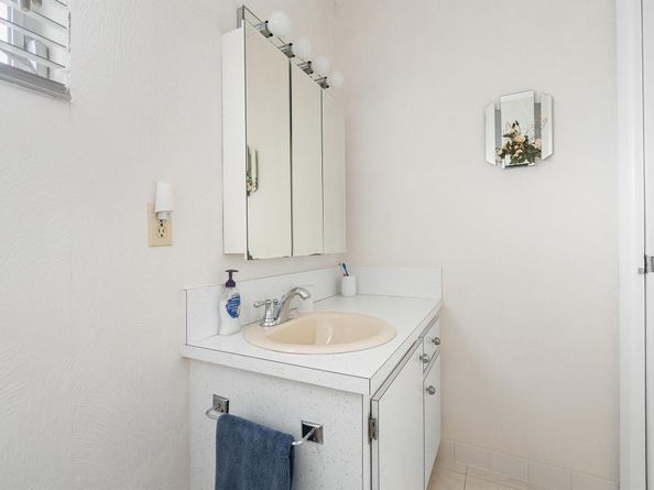 2832 W Crosley Drive E, West Palm Beach FL 33415