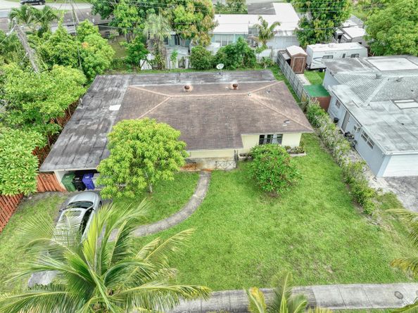 3851 SW 10th Court, Fort Lauderdale FL 33312