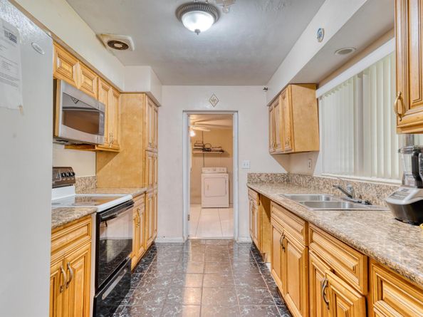 3851 SW 10th Court, Fort Lauderdale FL 33312