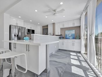 720 Bayshore Dr