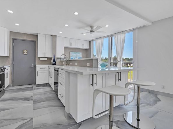 720 Bayshore Dr 202, Fort Lauderdale FL 33304