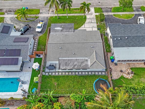 8380 NW 26th Pl, Sunrise FL 33322