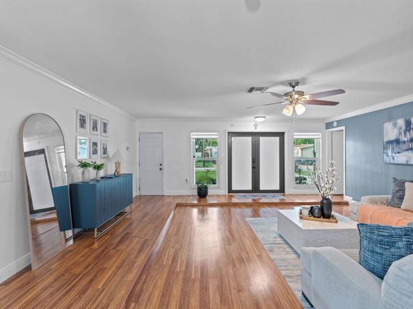 8380 NW 26th Pl, Sunrise FL 33322