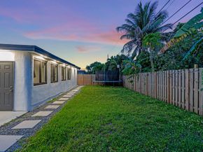 8380 NW 26th Pl, Sunrise FL 33322